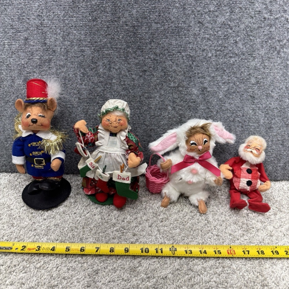 Annalee dolls huge lot x4 Christmas Easter Santa mouse (AS IS READ)